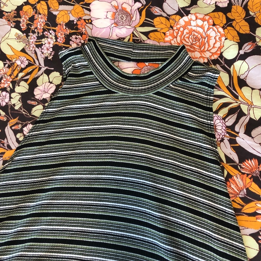 Sleeveless Mock Neck Swing Dress - Picture 2 of 3